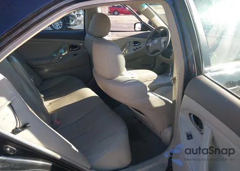 2011 Toyota Camry Le z USA, uszkodzony, nr VIN 4T1BF3EK6BU125028